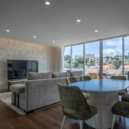 Freemont Apartment *