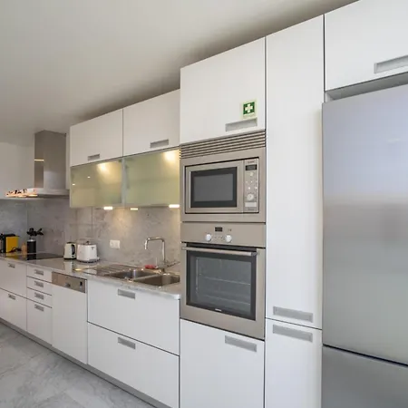 Freemont * Funchal (Madeira)