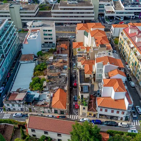 Freemont Apartment *